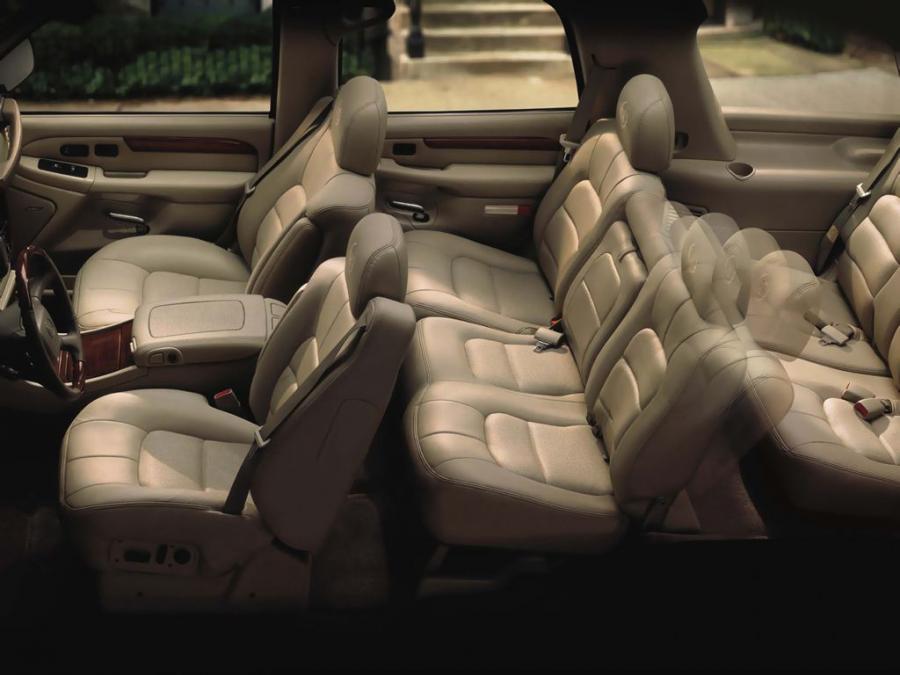  Cadillac Escalade 2001 года  (фото 3 из 31)
